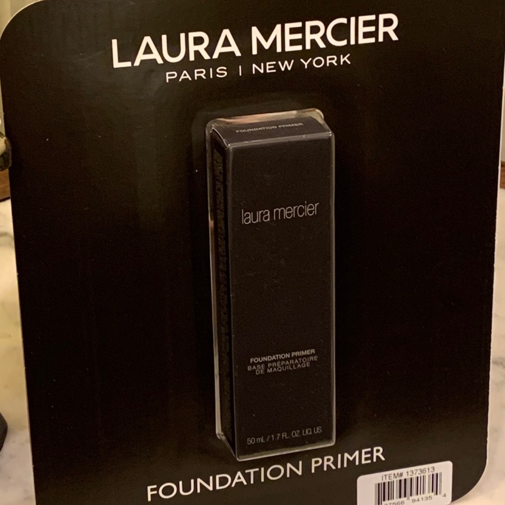 LAURA MERCIER 
FOUNDATION PRIMER BASE HYDRATING